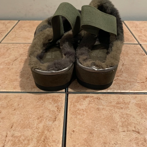 Reaction Kenneth Cole Radiate Cozy Slingback Wedge Clogs Olive Camo size 6 - Picture 4 of 8
